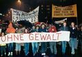 Gandhi - gewaltfrei gegen Gewalt. 